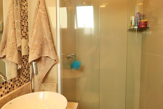 Banheiro de apartamento para alugar com 2 quartos, 47m² em Parque João Ramalho, Santo André