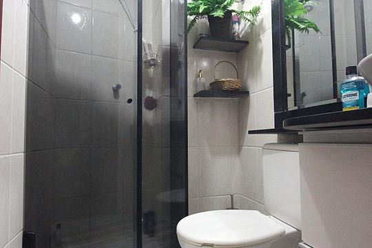 Banheiro de apartamento à venda com 2 quartos, 65m² em Centro, Diadema