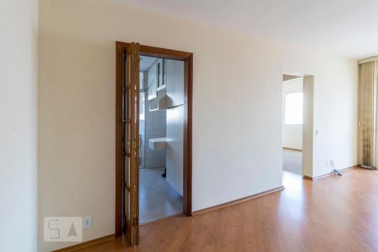 Sala de apartamento para alugar com 2 quartos, 70m² em Vila Guarani (z Sul), São Paulo