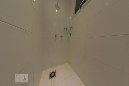 Banheiro Corredor de apartamento para alugar com 2 quartos, 87m² em Portão, Curitiba