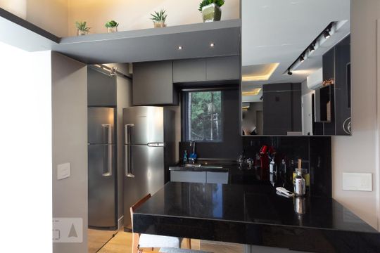 Cozinha de apartamento para alugar com 1 quarto, 49m² em Jardim Paulistano, São Paulo