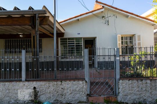 Fachada de casa à venda com 3 quartos, 110m² em Vila Dionisia, São Paulo