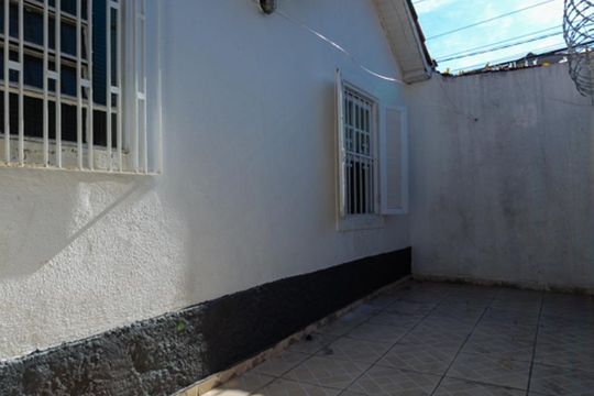 Quintal de casa à venda com 3 quartos, 110m² em Vila Dionisia, São Paulo