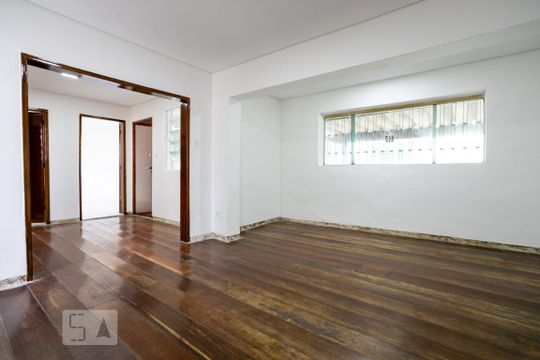 Casa à venda com 3 quartos, 110m² em Vila Dionisia, São Paulo