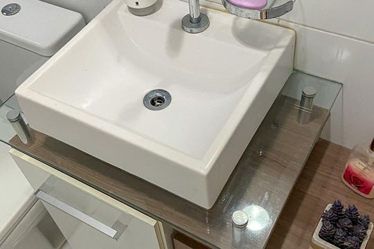 Banheiro segundo andar de casa de condomínio à venda com 3 quartos, 114m² em Irajá, Rio de Janeiro