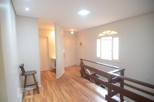 Casa para alugar com 4 quartos, 220m² em Nossa Senhora das Gracas, Canoas