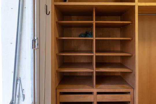 Closet da Suíte de apartamento para alugar com 1 quarto, 85m² em Cerqueira César, São Paulo