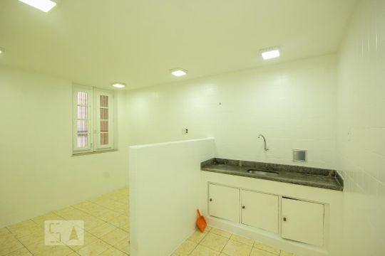 Cozinha de apartamento para alugar com 3 quartos, 150m² em Copacabana, Rio de Janeiro