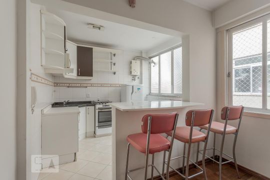 Cozinha de apartamento à venda com 1 quarto, 42m² em Auxiliadora, Porto Alegre
