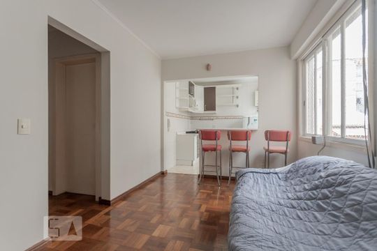 Sala de apartamento à venda com 1 quarto, 42m² em Auxiliadora, Porto Alegre
