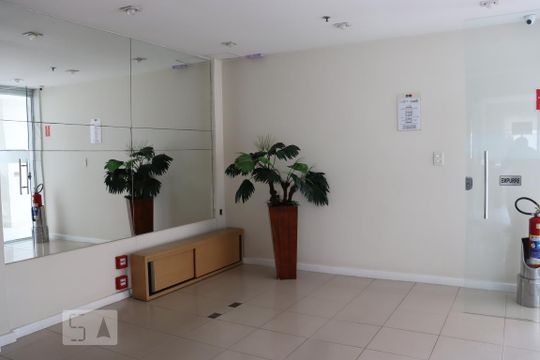 Hall de entrada de apartamento à venda com 2 quartos, 68m² em Jacarepaguá, Rio de Janeiro