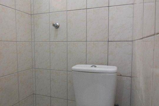 Detalhe Banheiro de kitnet/studio para alugar com 1 quarto, 15m² em Vila Gomes, São Paulo