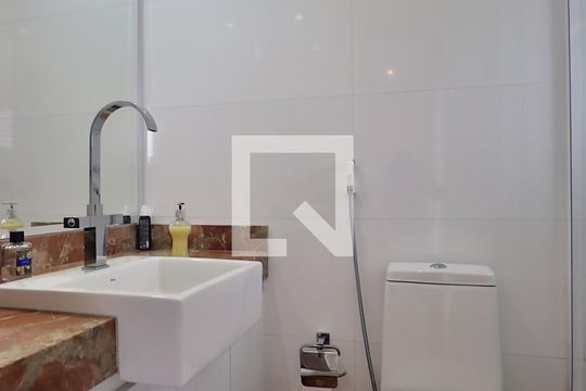 Banheiro da Suíte 1 de apartamento à venda com 3 quartos, 227m² em Jardim , Santo André