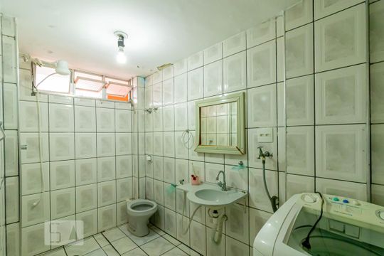 Banheiro/Área de Serviço de apartamento à venda com 2 quartos, 54m² em Liberdade, São Paulo