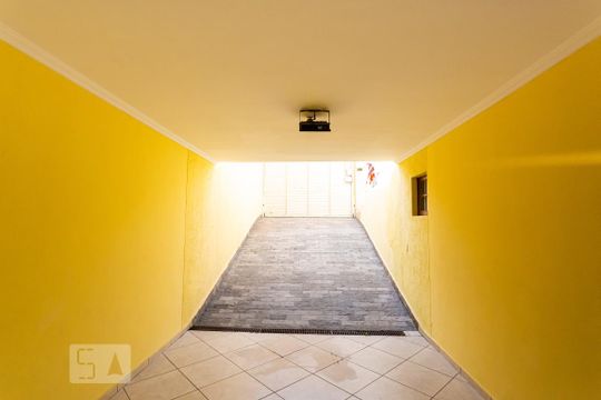 Garagem de casa à venda com 3 quartos, 180m² em Vila Yara, Osasco