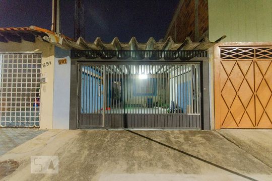 Fachada de casa à venda com 2 quartos, 120m² em Parque Boturussu, São Paulo