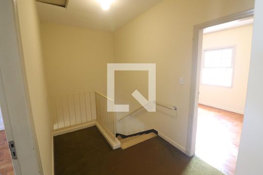 Escada de casa à venda com 3 quartos, 220m² em Vila Bandeirantes, São Paulo