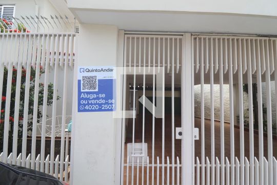Fachada de casa à venda com 3 quartos, 220m² em Vila Bandeirantes, São Paulo