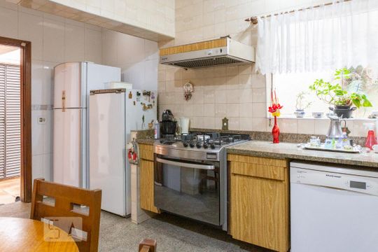 Cozinha de casa à venda com 3 quartos, 300m² em Vila Romana, São Paulo