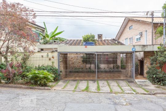 Fachada de casa à venda com 3 quartos, 300m² em Vila Romana, São Paulo