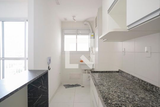 Cozinha de apartamento para alugar com 2 quartos, 56m² em Cerâmica, São Caetano do Sul