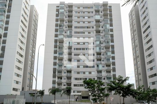 Fachada do Condomínio de apartamento para alugar com 2 quartos, 56m² em Cerâmica, São Caetano do Sul