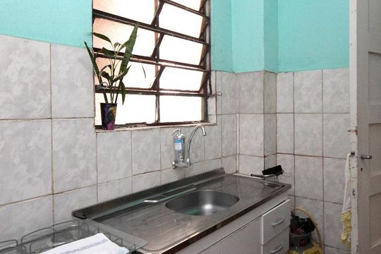 Cozinha de apartamento para alugar com 1 quarto, 53m² em Santa Ifigênia, São Paulo