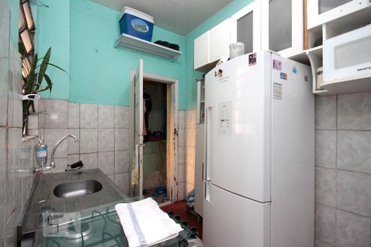 Cozinha de apartamento para alugar com 1 quarto, 53m² em Santa Ifigênia, São Paulo