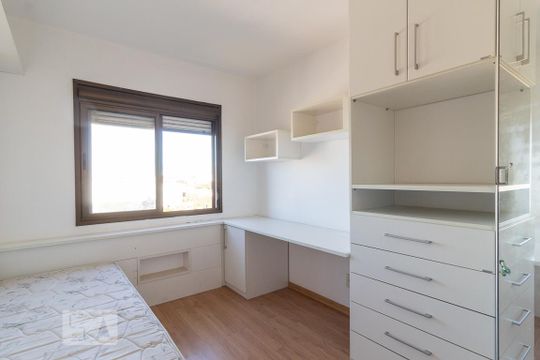Quarto 2 de apartamento à venda com 3 quartos, 75m² em Sarandi, Porto Alegre