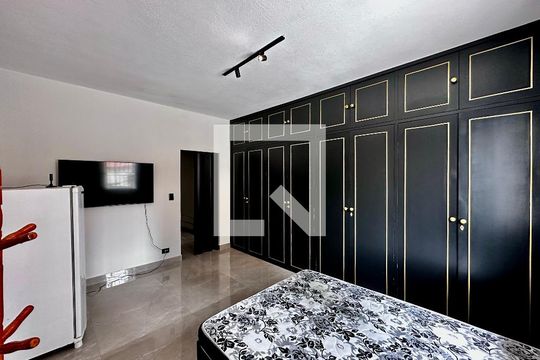 Quarto 1 de casa à venda com 2 quartos, 140m² em Vila Gertrudes, São Paulo