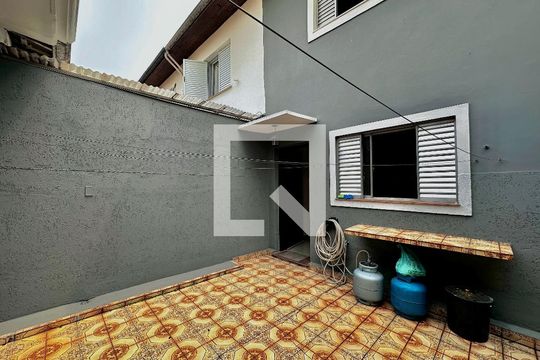 Quintal de casa à venda com 2 quartos, 140m² em Vila Gertrudes, São Paulo