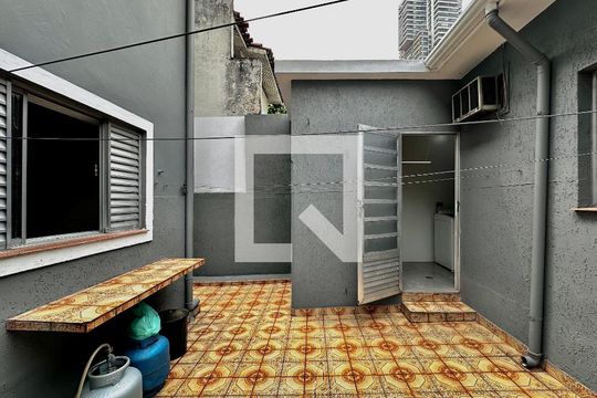Quintal de casa à venda com 2 quartos, 140m² em Vila Gertrudes, São Paulo