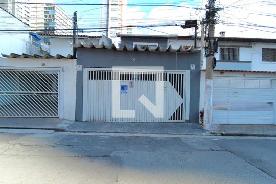 Fachada de casa à venda com 2 quartos, 140m² em Vila Gertrudes, São Paulo