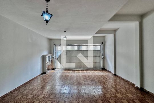Garagem de casa à venda com 2 quartos, 140m² em Vila Gertrudes, São Paulo