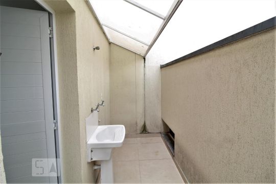 Área serviço de kitnet/studio para alugar com 1 quarto, 40m² em Nova Gerty, São Caetano do Sul
