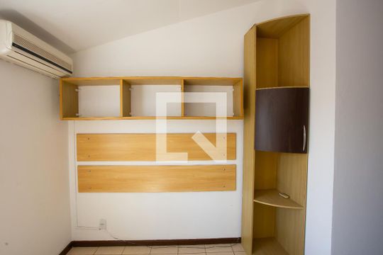 Quarto 1 - Armários de casa de condomínio para alugar com 2 quartos, 77m² em Rio Branco, Canoas