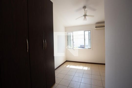 Quarto 1 de casa de condomínio para alugar com 2 quartos, 77m² em Rio Branco, Canoas