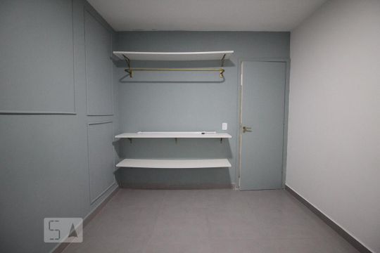 Quarto 1 de apartamento para alugar com 1 quarto, 35m² em Parque Peruche, São Paulo