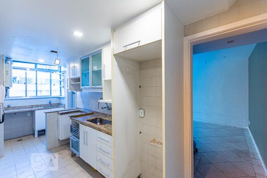Cozinha de apartamento à venda com 3 quartos, 130m² em Ingá, Niterói