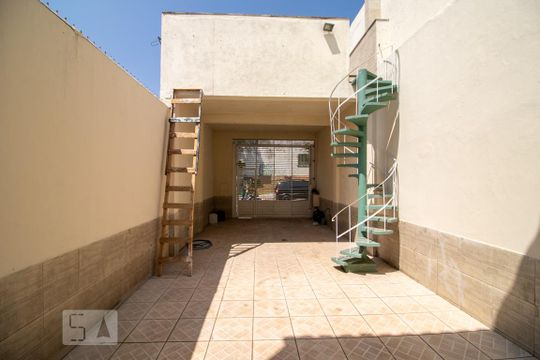 Garagem de casa à venda com 3 quartos, 151m² em Vila Alvinopolis, São Bernardo do Campo