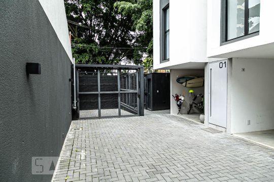 Área comum de casa de condomínio para alugar com 2 quartos, 100m² em Real Parque, São Paulo