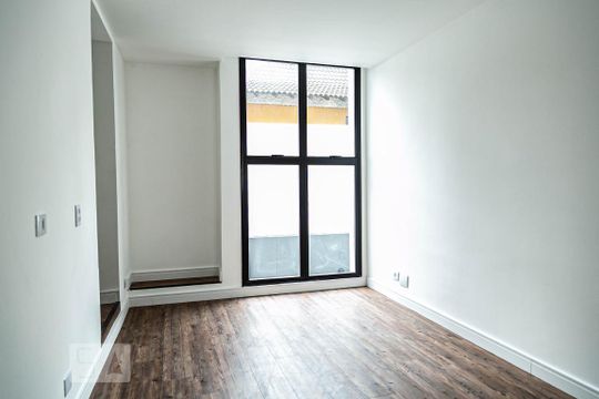 Casa de Condomínio para alugar com 2 quartos, 100m² em Real Parque, São Paulo