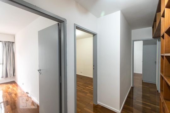 Corredor de apartamento à venda com 3 quartos, 140m² em Consolação, São Paulo