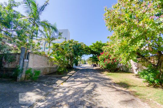 Vista da rua de casa de condomínio para alugar com 1 quarto, 60m² em Ingleses do Rio Vermelho, Florianópolis