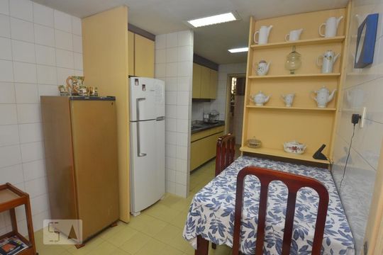 Cozinha de apartamento à venda com 4 quartos, 235m² em Copacabana, Rio de Janeiro