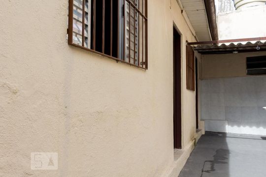 Fachada do imóvel de casa para alugar com 1 quarto, 60m² em Vila Constança, São Paulo