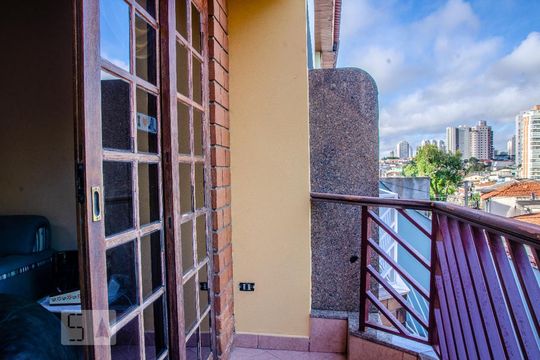 Sacada de casa à venda com 3 quartos, 170m² em Vila Romero, São Paulo