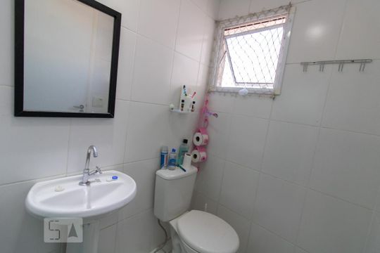 Banheiro de apartamento para alugar com 2 quartos, 48m² em Jardim Modelo, São Paulo