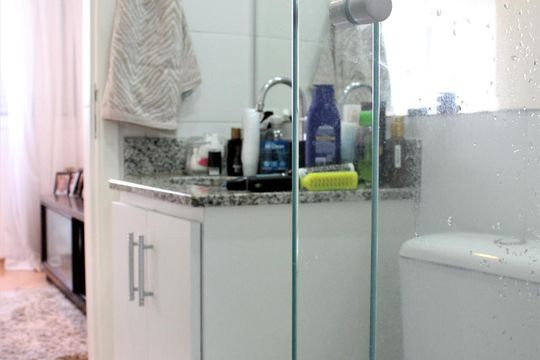 Banheiro social de apartamento para alugar com 2 quartos, 67m² em Barra Funda, São Paulo