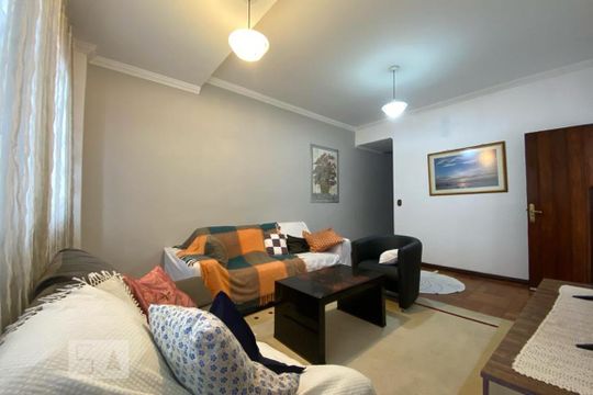 Sala de casa para alugar com 4 quartos, 143m² em Vila Suzana, São Paulo